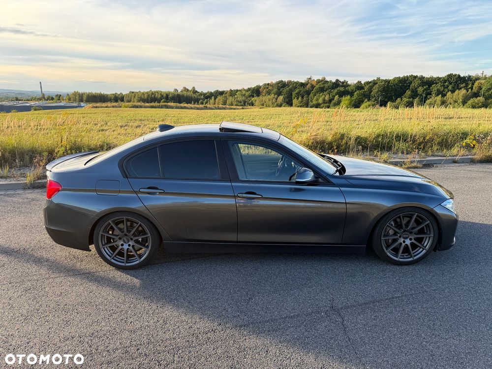 BMW Seria 3 335i - 7