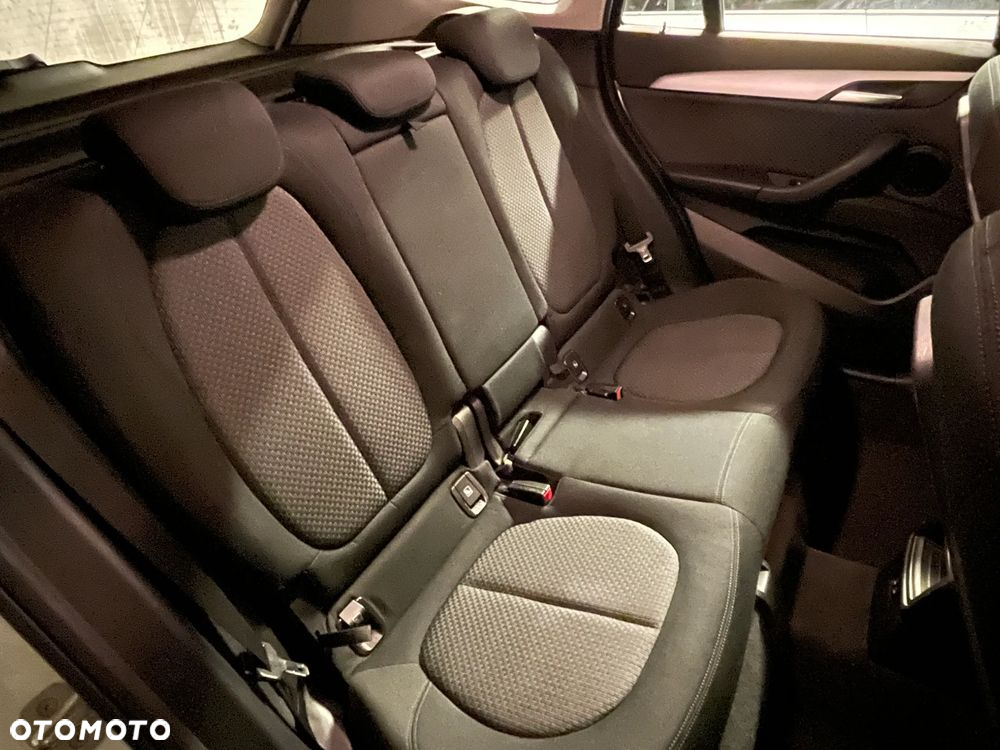 BMW X1 sDrive18i - 13