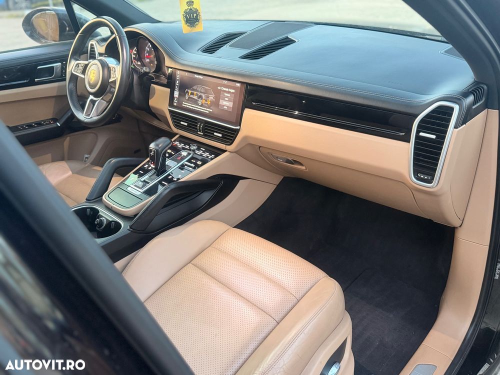 Porsche Cayenne - 23