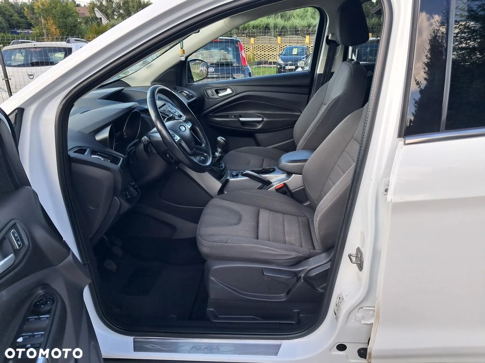 Ford Kuga 2.0 TDCi 2x4 Titanium - 13