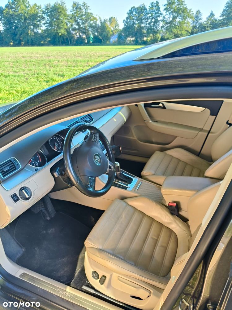 Volkswagen Passat - 2