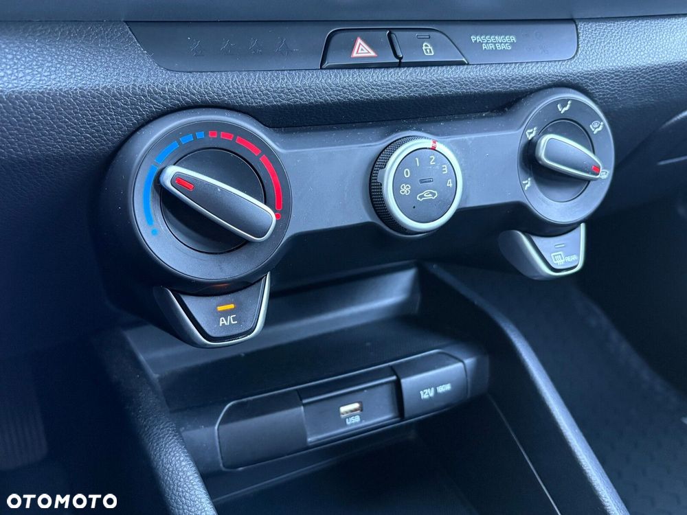 Kia Stonic - 24