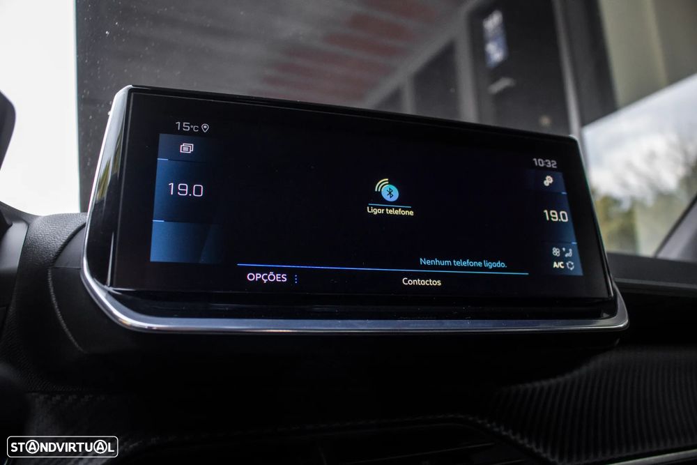 Peugeot 2008 1.5 BlueHDi GT EAT8 - 37