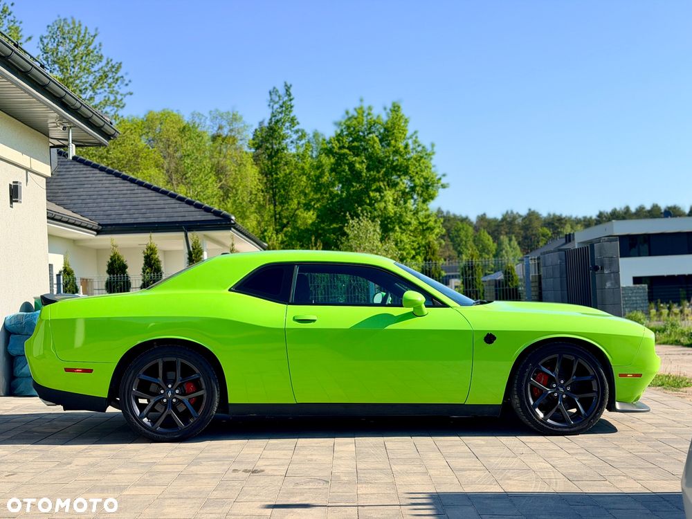 Dodge Challenger 5.7 R/T - 18