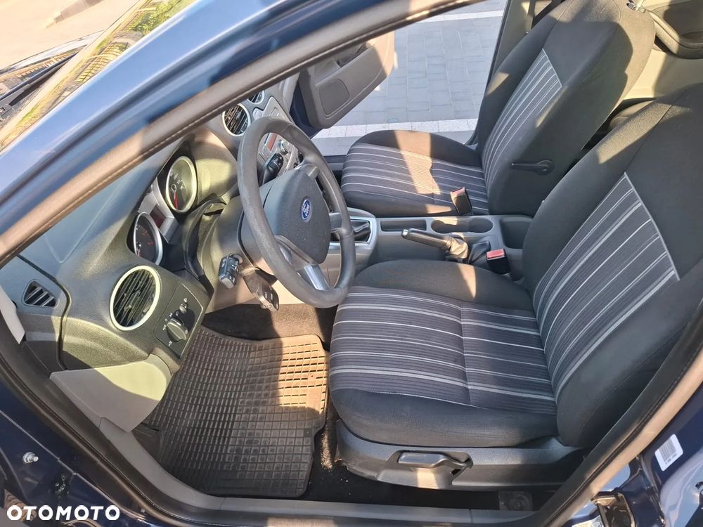 Ford Focus - 8