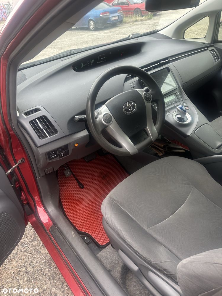 Toyota Prius - 5