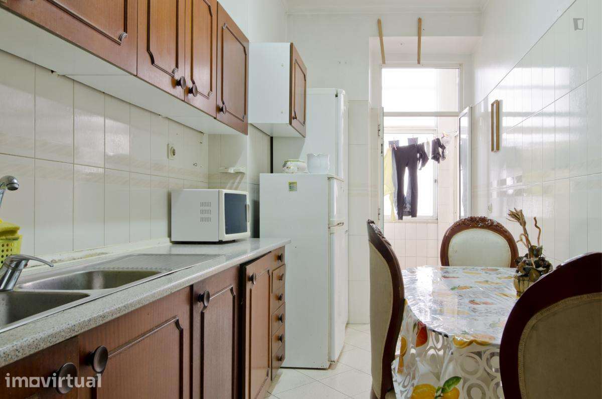 Quarto - localizado em Alameda Lisbon - Grande imagem: 3/10