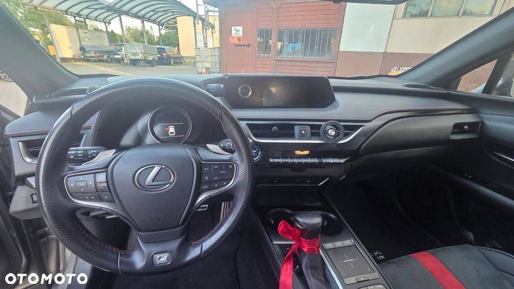Lexus UX 250h F Sport 2WD - 15
