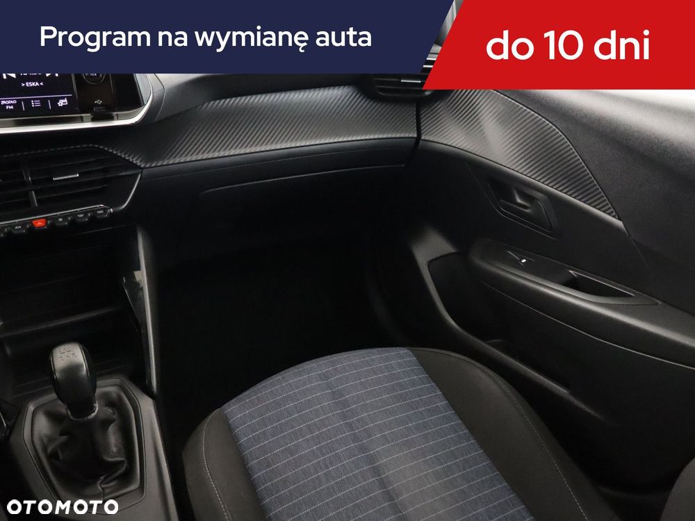 Peugeot 208 - 10