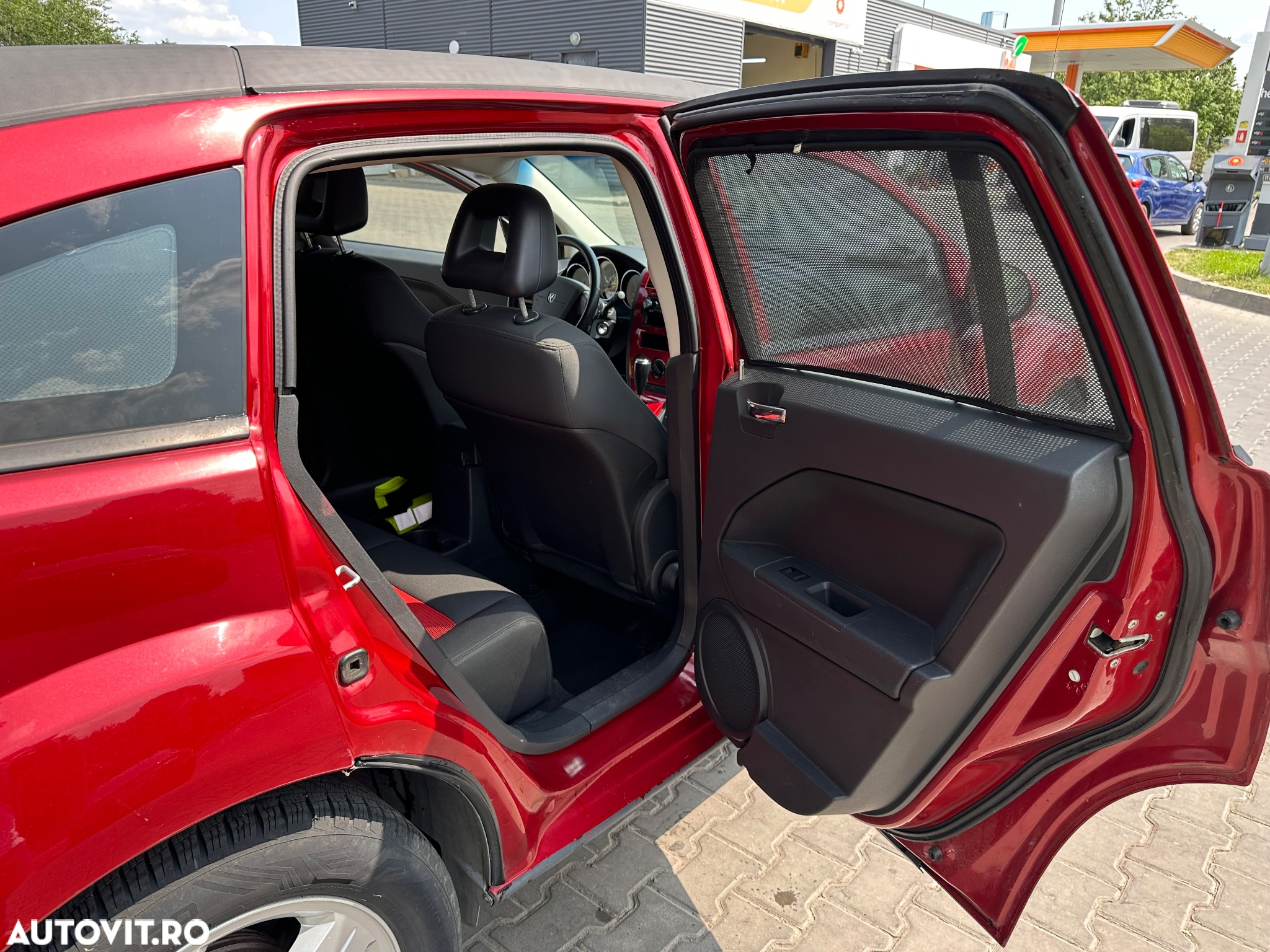 Dodge Caliber - 12