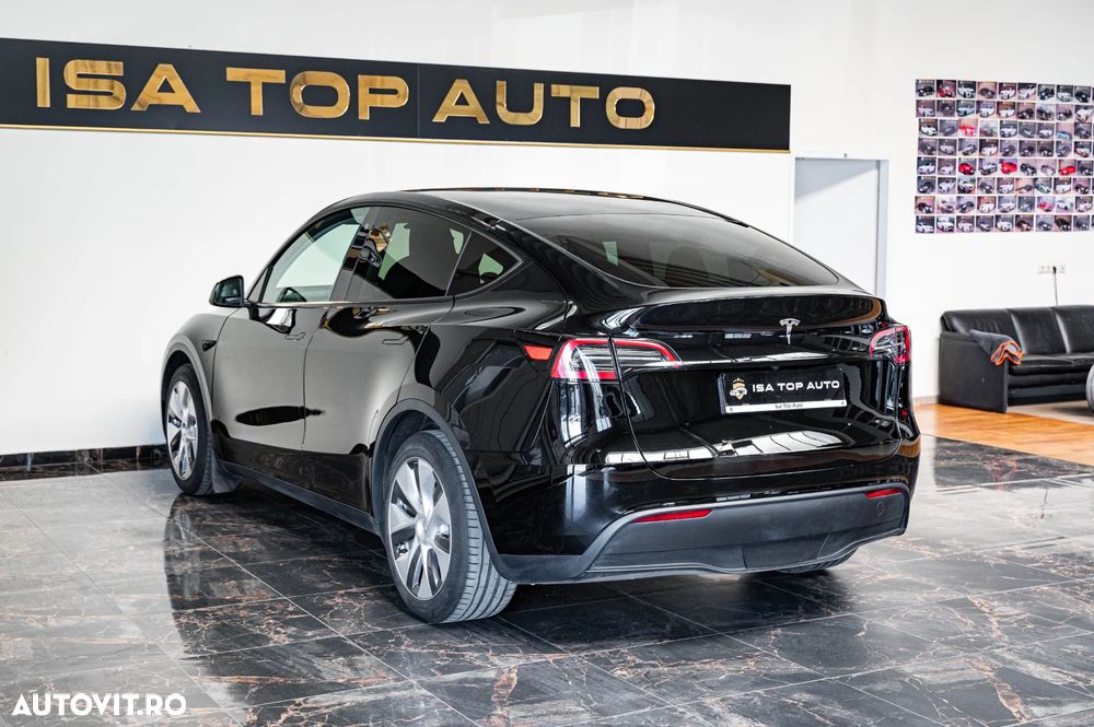 Tesla Model Y Long Range Dual Motor AWD - 36