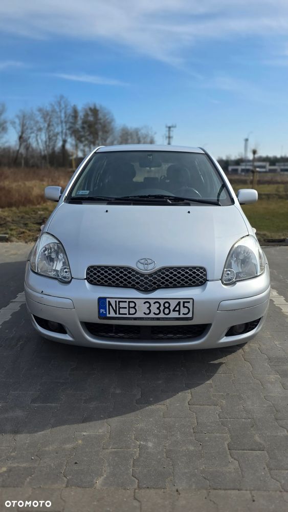 Toyota Yaris 1.3 VVT-i Sol - 1