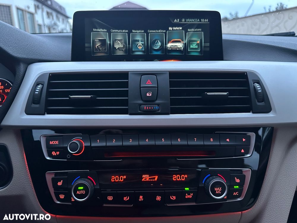 BMW Seria 3 330e iPerformance M Sport - 14