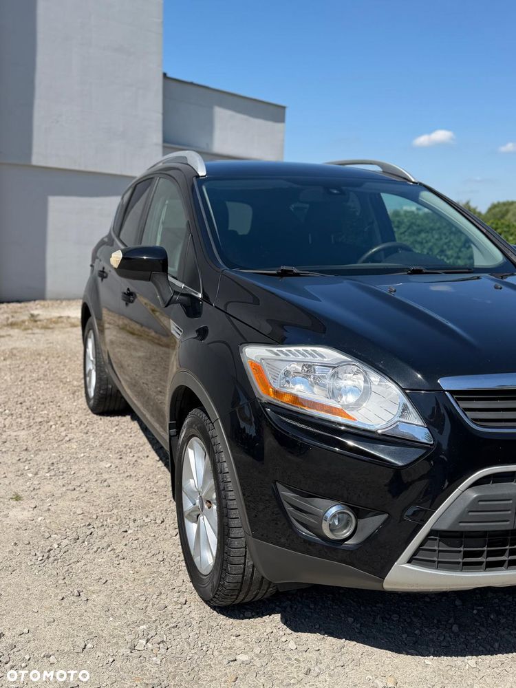 Ford Kuga 2.0 TDCi 2x4 Titanium - 10
