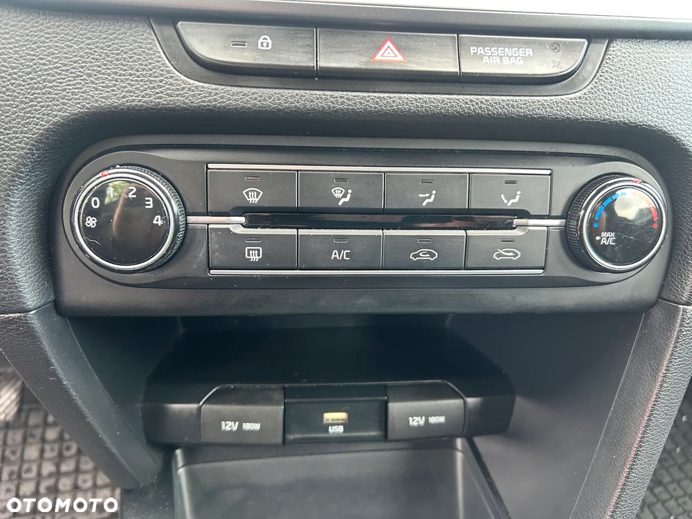 Kia Ceed - 13