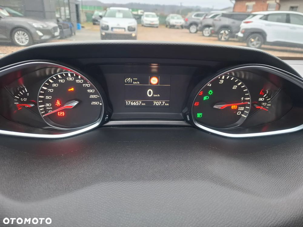 Peugeot 308 1.5 BlueHDi Allure S&S - 19