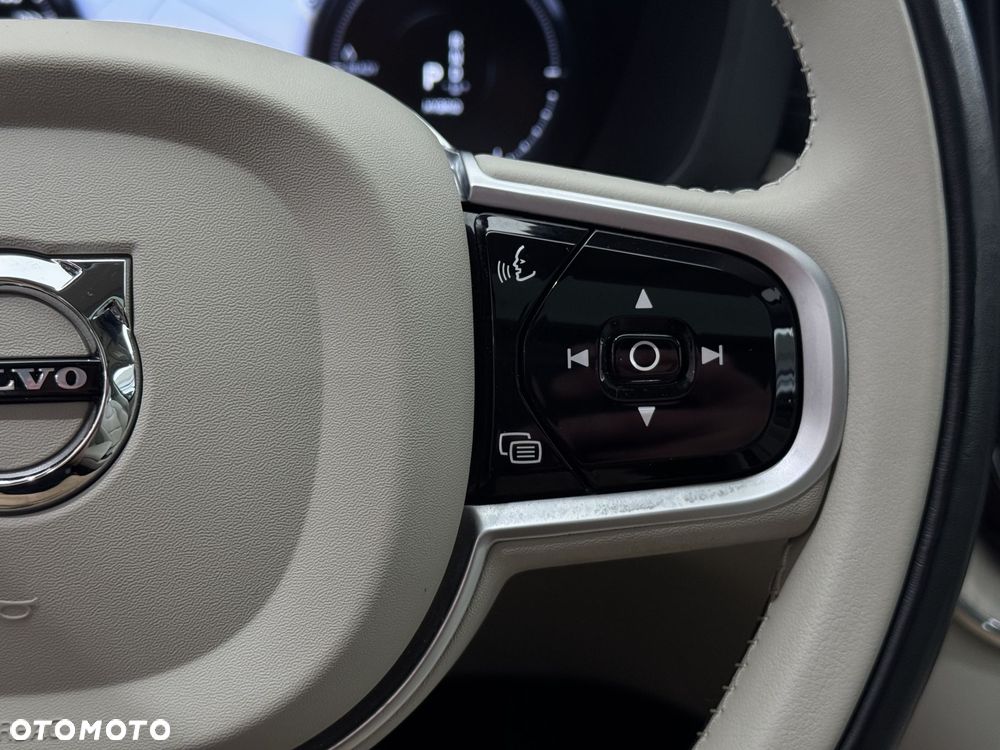 Volvo XC 60 - 25