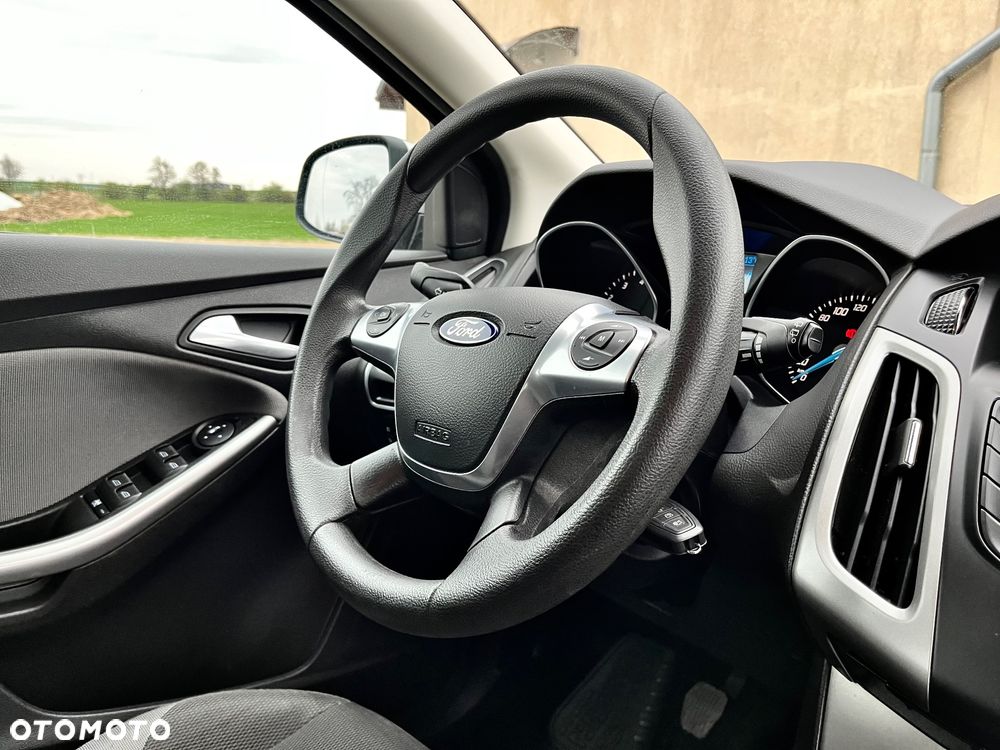 Ford Focus 1.0 EcoBoost STart-Stopp-System TITANIUM - 25