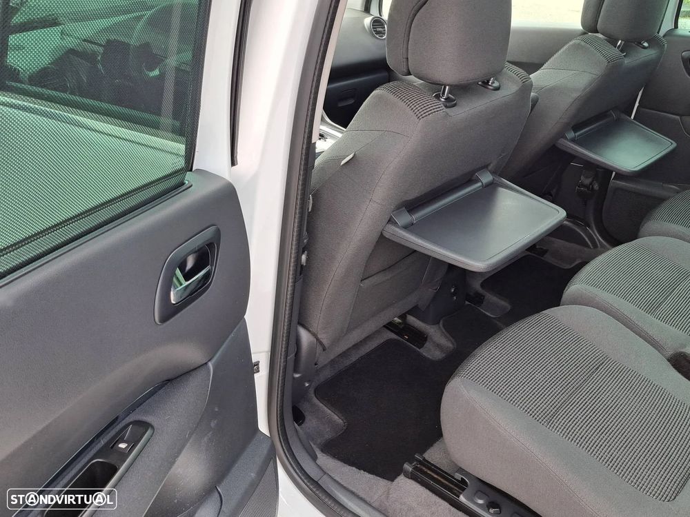 Peugeot 5008 1.6 BlueHDi Allure EAT6 - 19