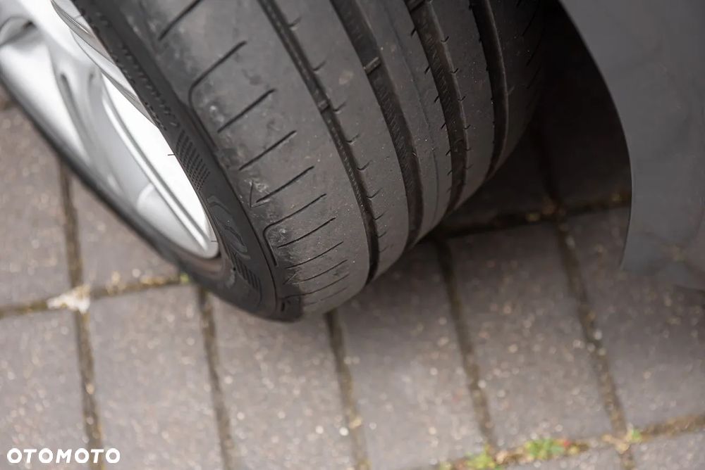 BMW Seria 3 320d xDrive DPF Touring - 35