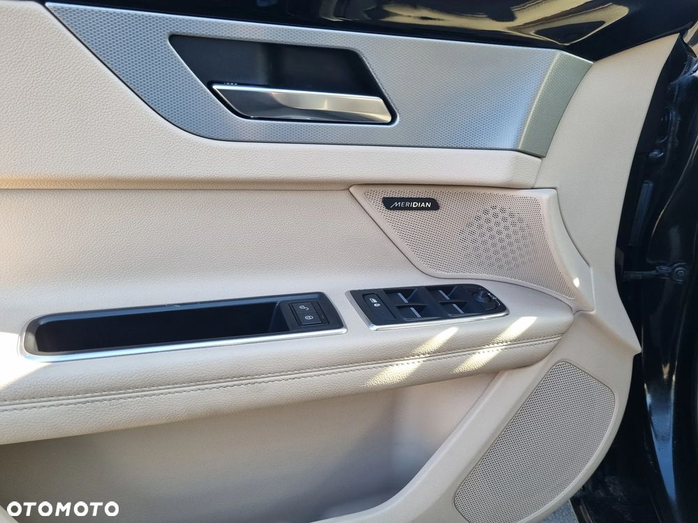 Jaguar XF 3.0 TDV6 Prestige - 24