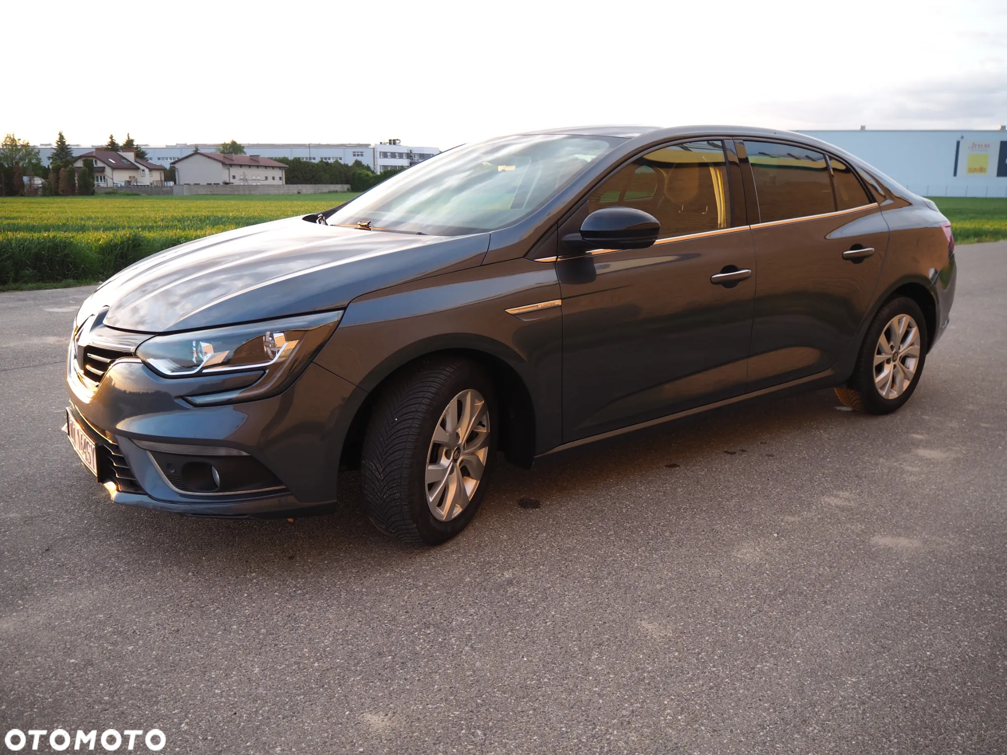 Renault Megane 1.5 Blue dCi Intens EDC - 4