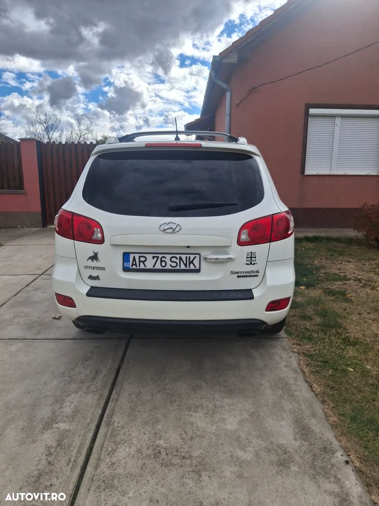 Hyundai Santa Fe 2.2 DSL VGT 5 SEATS 2WD MT CLASSIC - 6