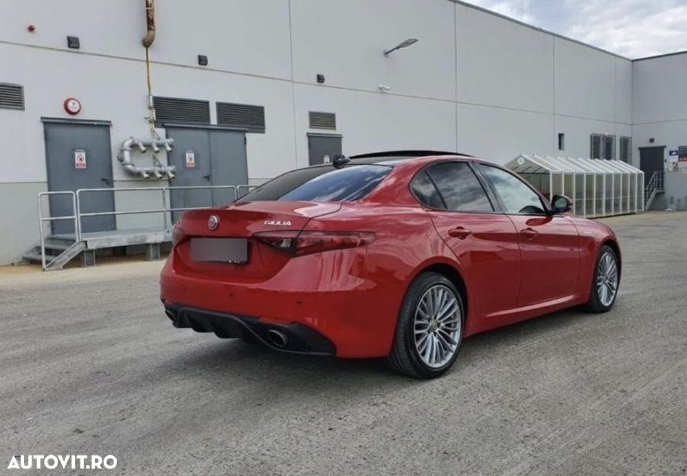 Alfa Romeo Giulia 2.2 JTDM AWD Aut. Veloce - 5
