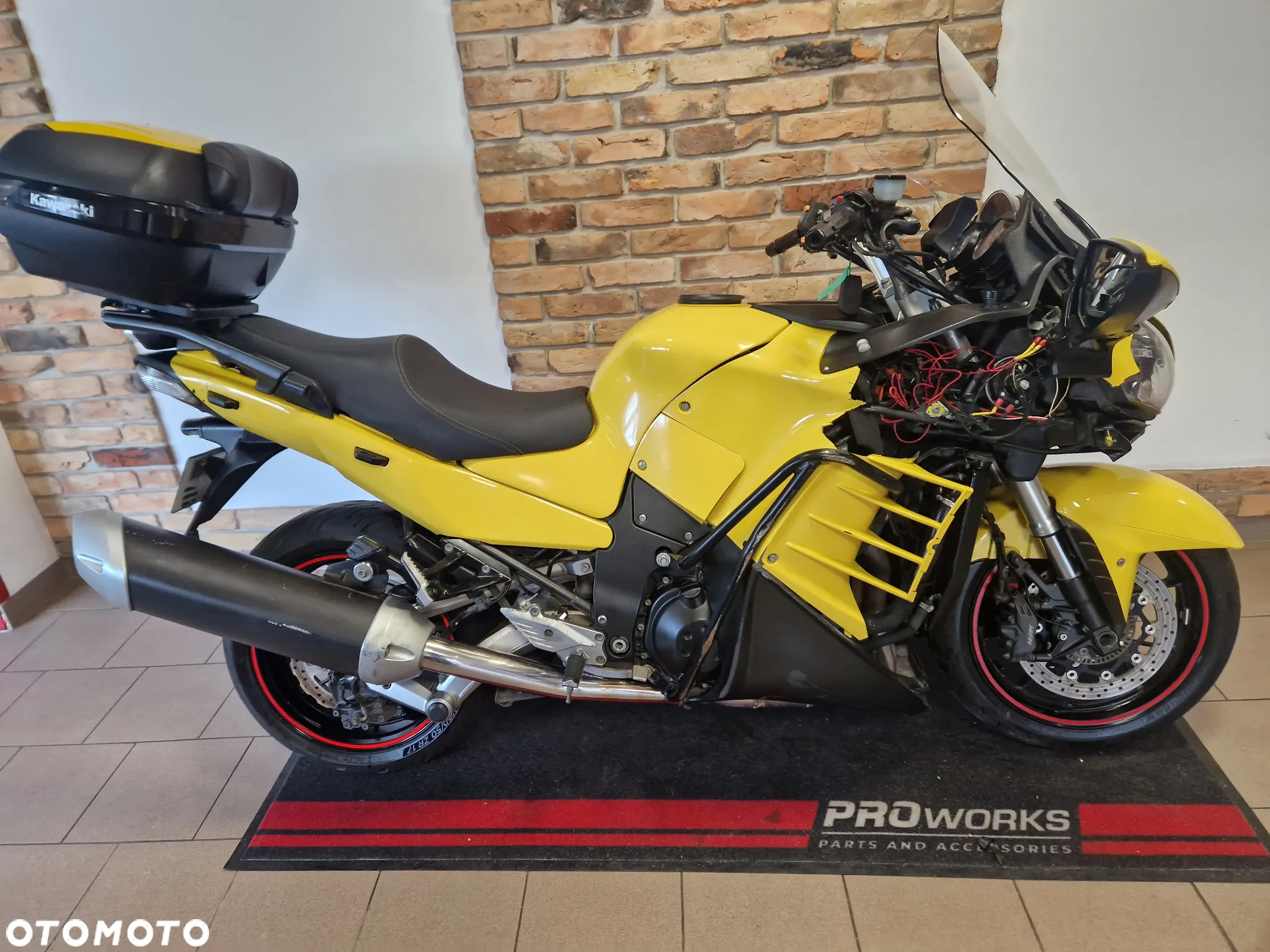 Kawasaki GTR - 4