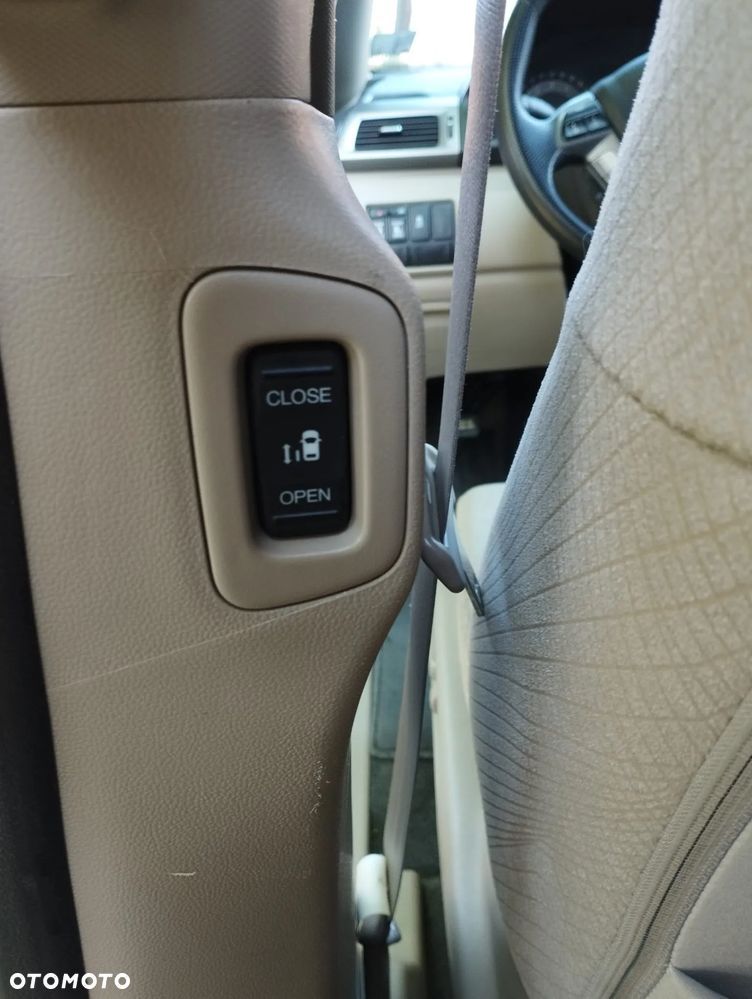 Honda Odyssey 3.5 LX - 12