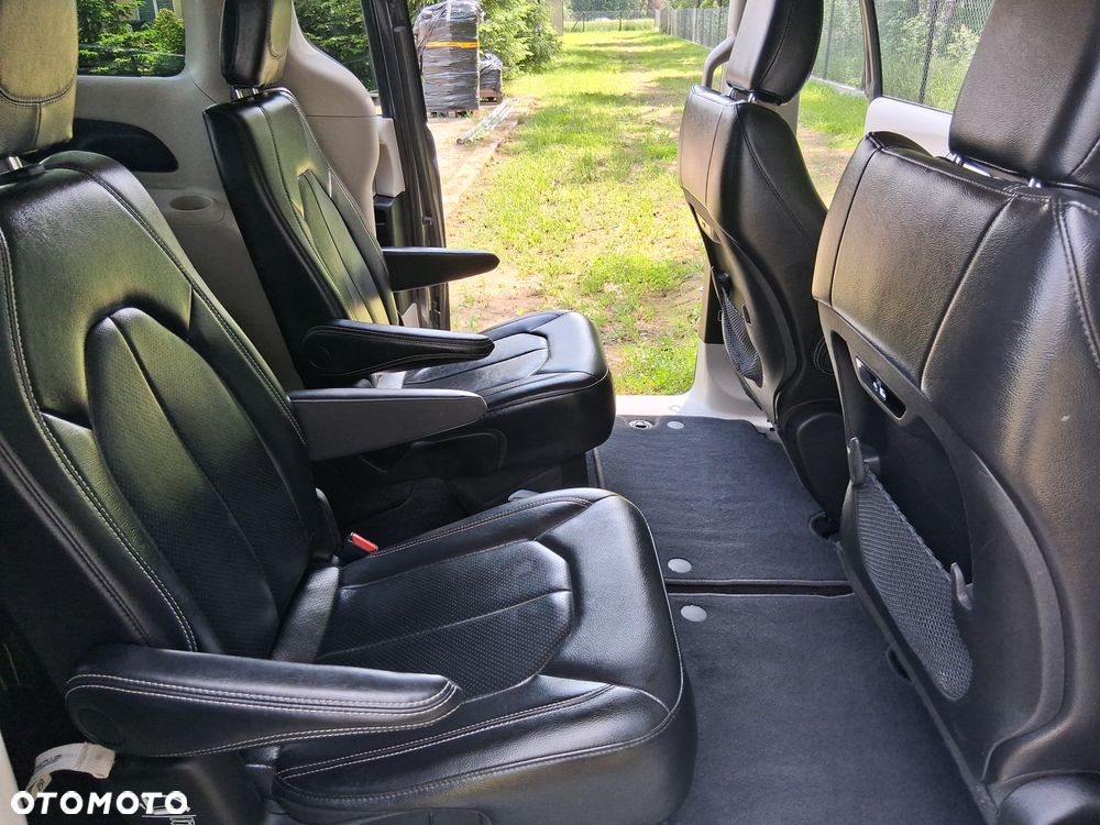 Chrysler Pacifica - 9
