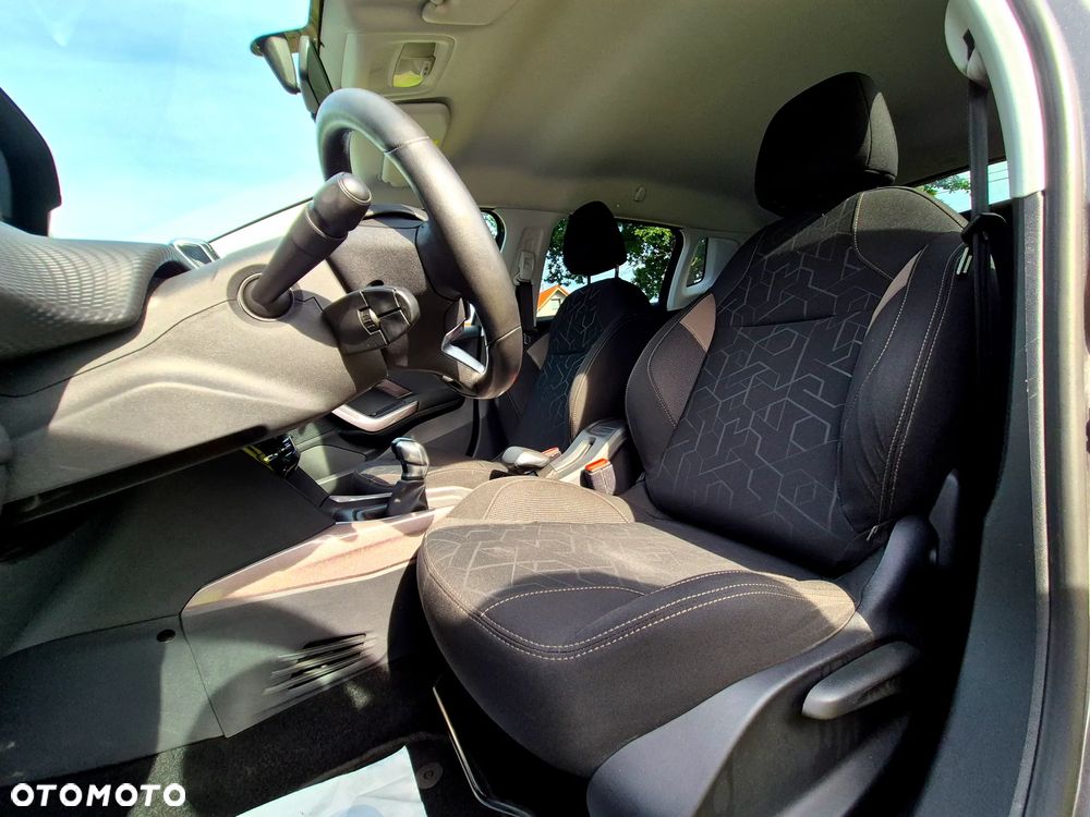 Peugeot 2008 1.6 VTi Style - 24