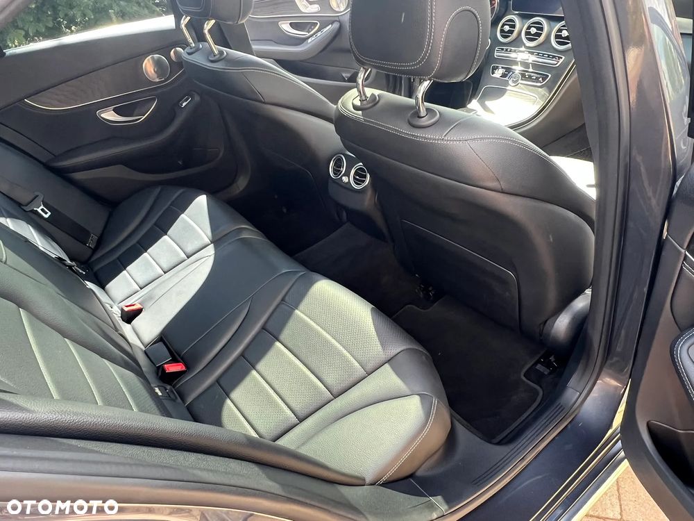 Mercedes-Benz Klasa C 300 7G-TRONIC - 35