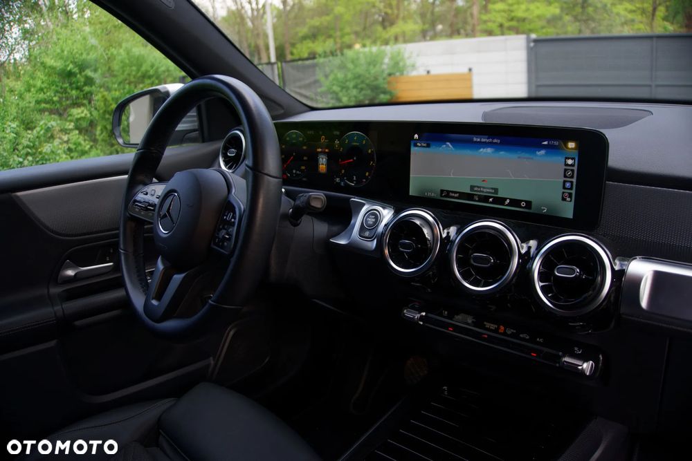 Mercedes-Benz GLB 200 7G-DCT Style - 26