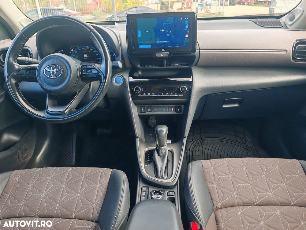 Toyota Yaris Cross 1.5 VVT-i HSD 4x4 Exclusive Adventure - 8