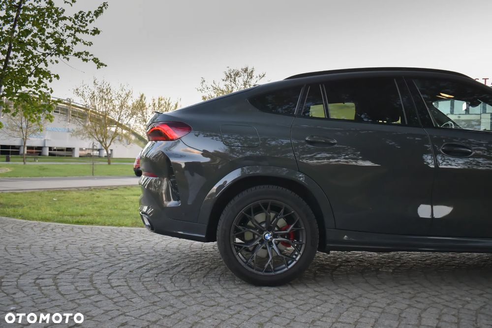 BMW X6M - 13