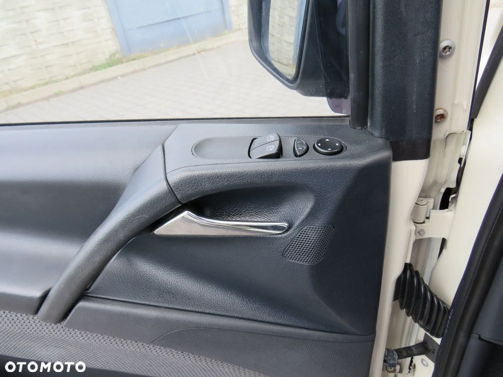 Mercedes-Benz Vito Univan 639.601 - 27