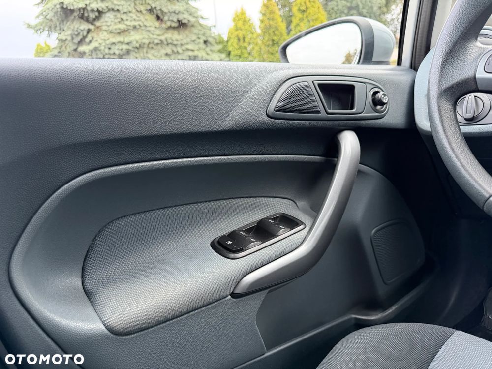 Ford Fiesta 1.25 Silver X Plus - 19