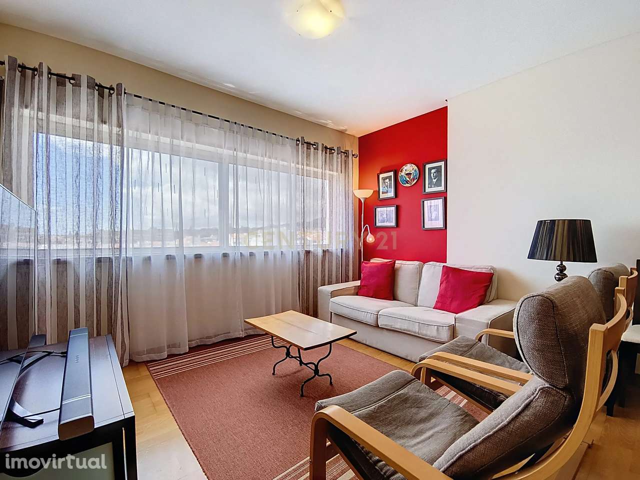 Apartamento T2 em Ponta Delgada com Garagem e Varanda - Grande imagem: 5/25