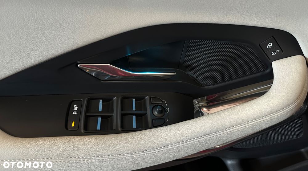 Jaguar E-Pace 2.0 i4P AWD R-Dynamic - 19