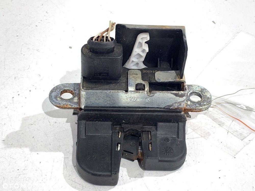 ZAMEK KLAPY TYŁ  VW GOLF V (1K1) 2003 - 2010 1.4 16V 55 kW [75 KM] benzyna 2003 - 2006 1K6827505E - 3