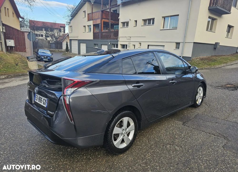 Toyota Prius Hybrid Executive - 5