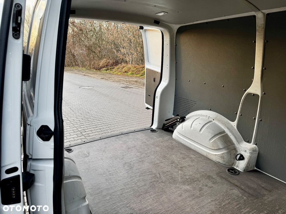Volkswagen TRANSPORTER T6.1 - 22