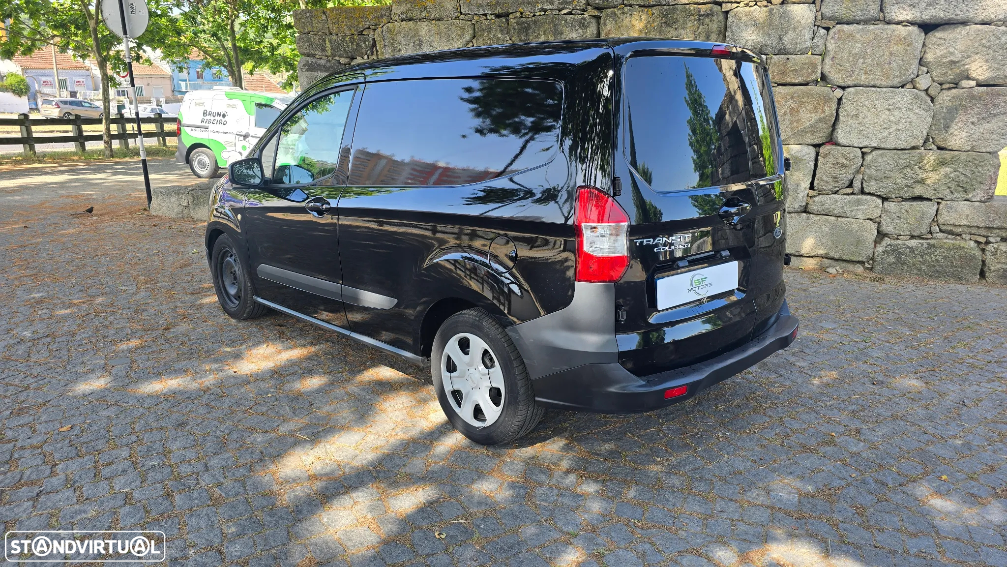 Ford Courier - 27