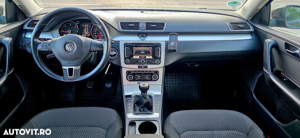 Volkswagen Passat 2.0 Blue TDI SCR Comfortline - 3