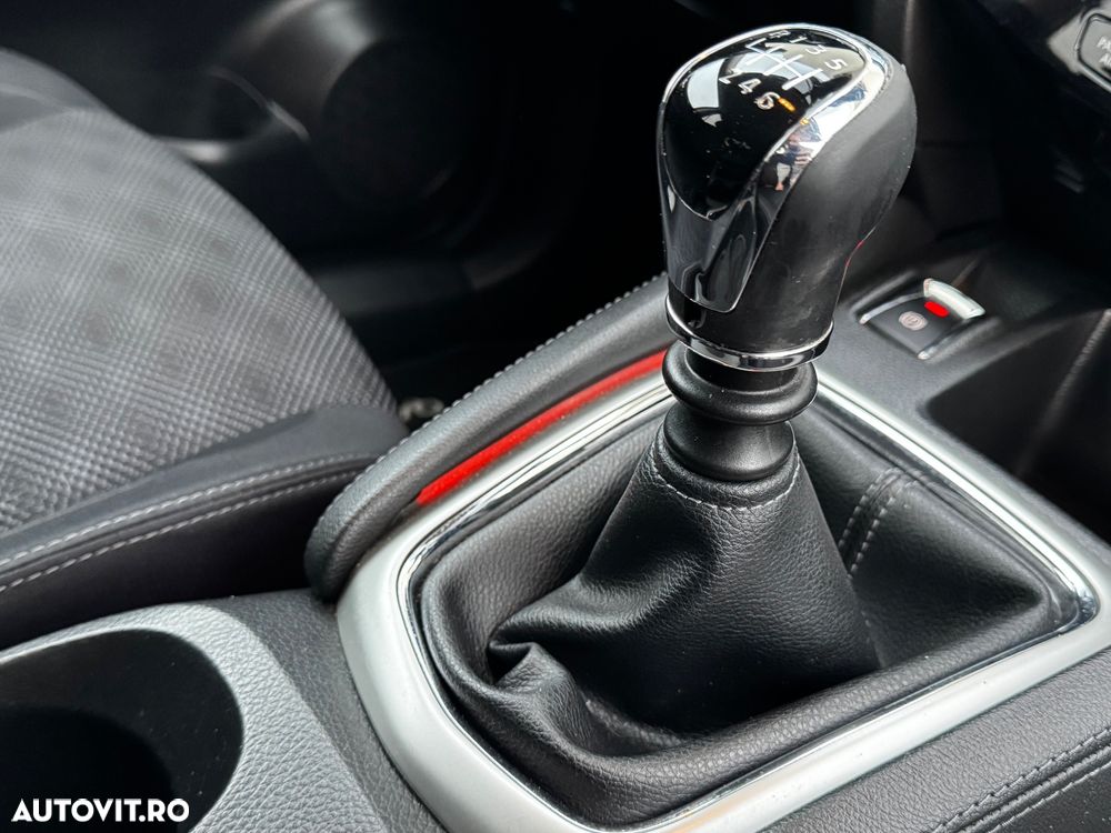 Nissan Qashqai 1.6 DCI Start/Stop Tekna - 17