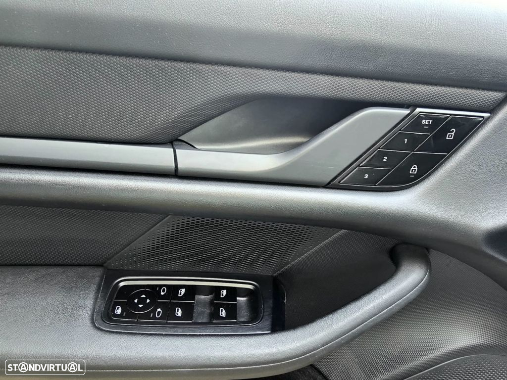 Porsche Taycan 4S bateria Performance Plus - 11