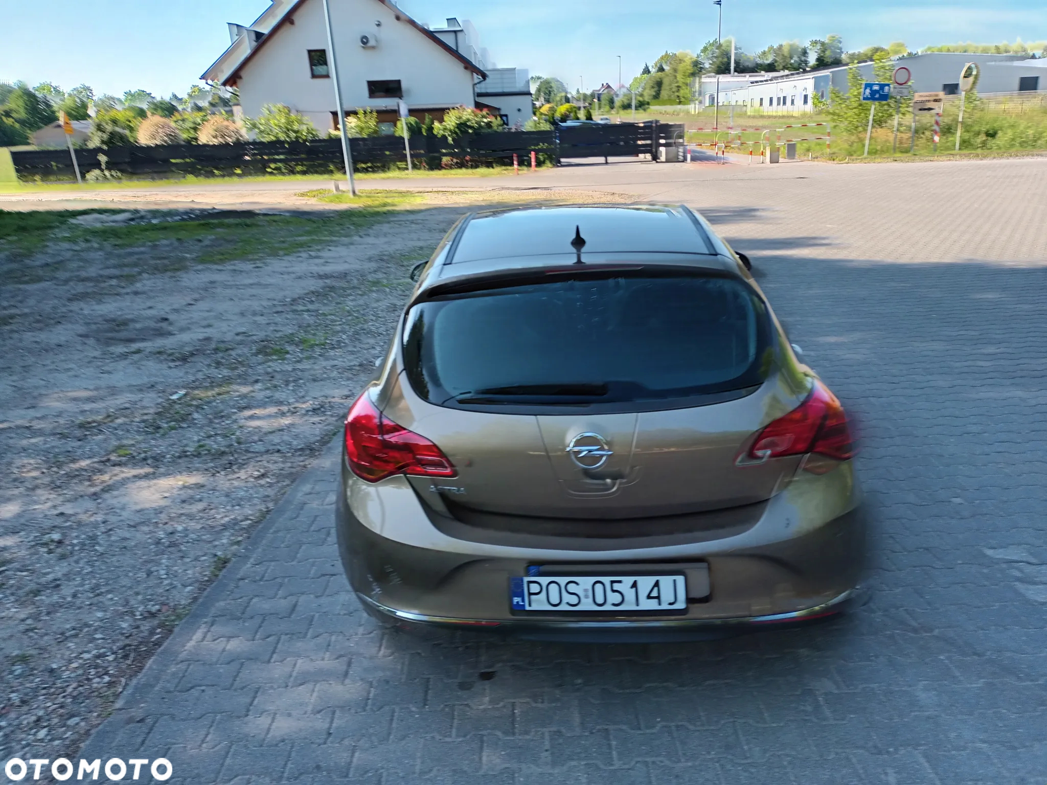 Opel Astra IV 1.4 T Cosmo - 8