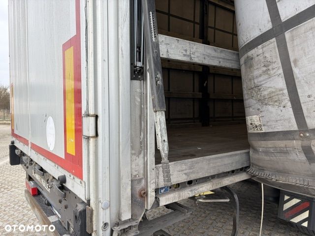 Schwarzmuller Kurtyna, SAF, oś podnoszona, dach podnoszony - 23