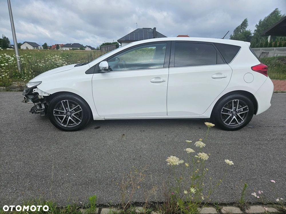 Toyota Auris 2.0 D-4D Comfort - 2